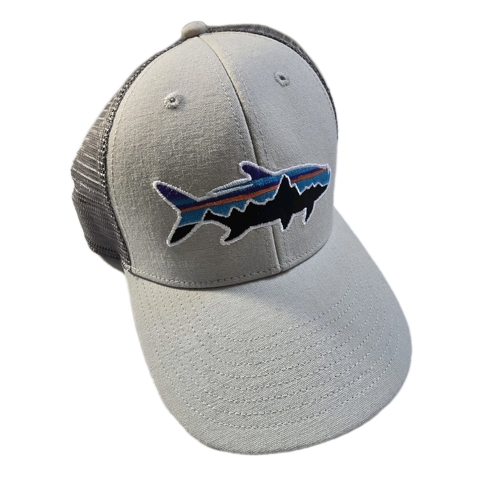 Patagonia Fitz Roy Trout Fish Logo Snapback Trucker Mesh Hat Cap Light Gray EUC